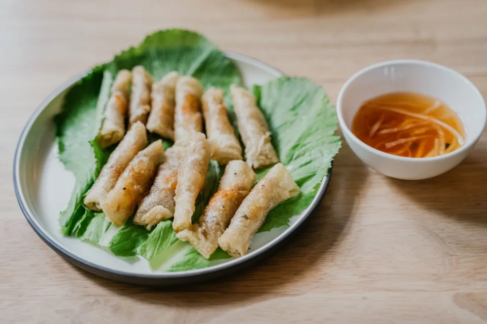 Hộp món đóng gói chờ giao